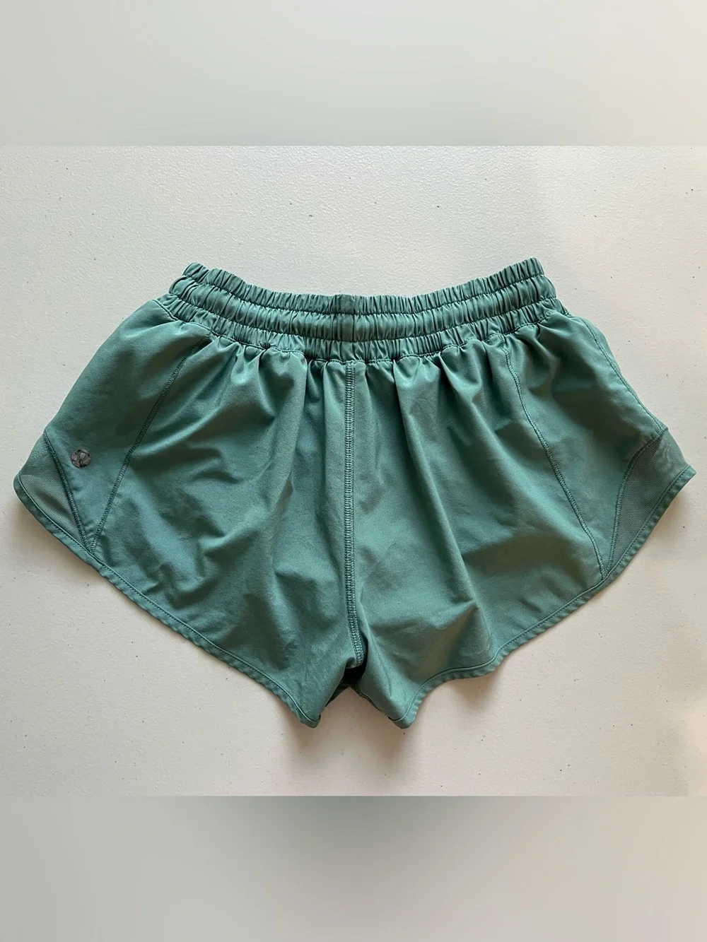 Lululemon Hotty Hot Lined Short 2.5” Frosted Pine Size 4